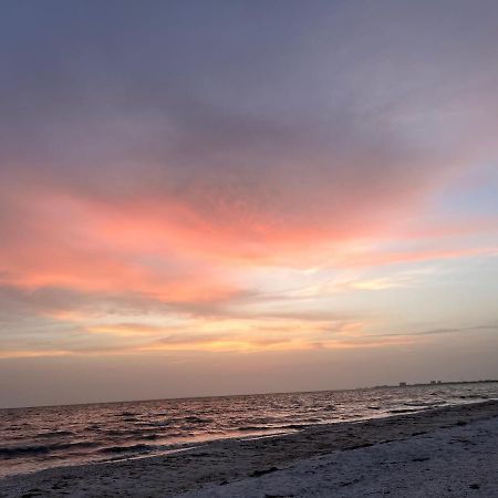 Always Summer On A White Sandy Beach Aparthotel Fort Myers Beach Eksteriør bilde