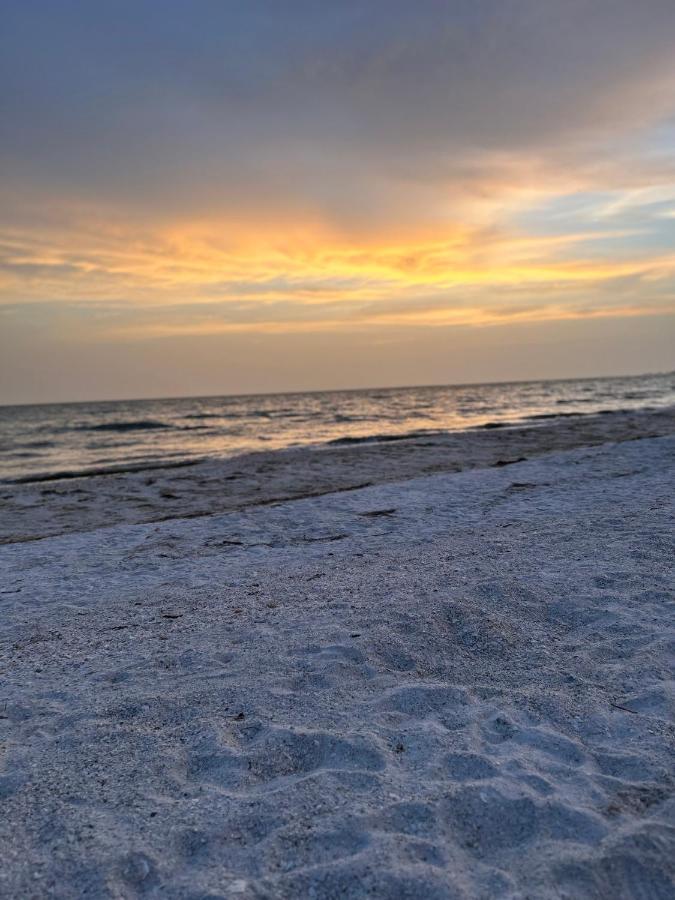 Always Summer On A White Sandy Beach Aparthotel Fort Myers Beach Eksteriør bilde